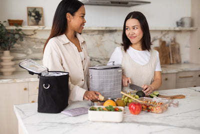 SoYoung, Black Linen Lunch Poche