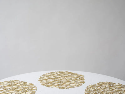 Round Placemat in Gilded Pressed Daisy