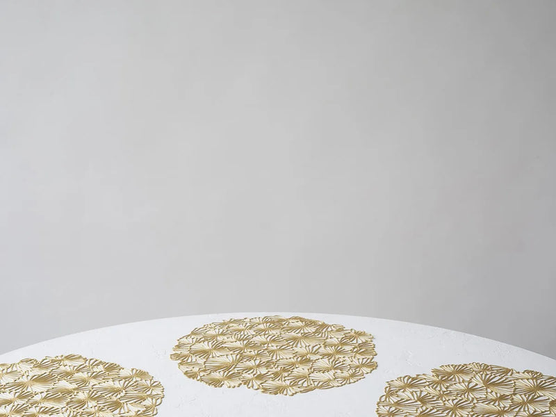 Round Placemat in Gilded Pressed Daisy