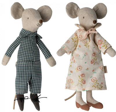 Maileg, Grandma & Grandpa Mice in Cigarbox