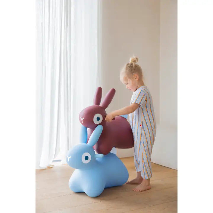 Quut Hoppi Bunny - A Bouncy Friend in Bunny Blue
