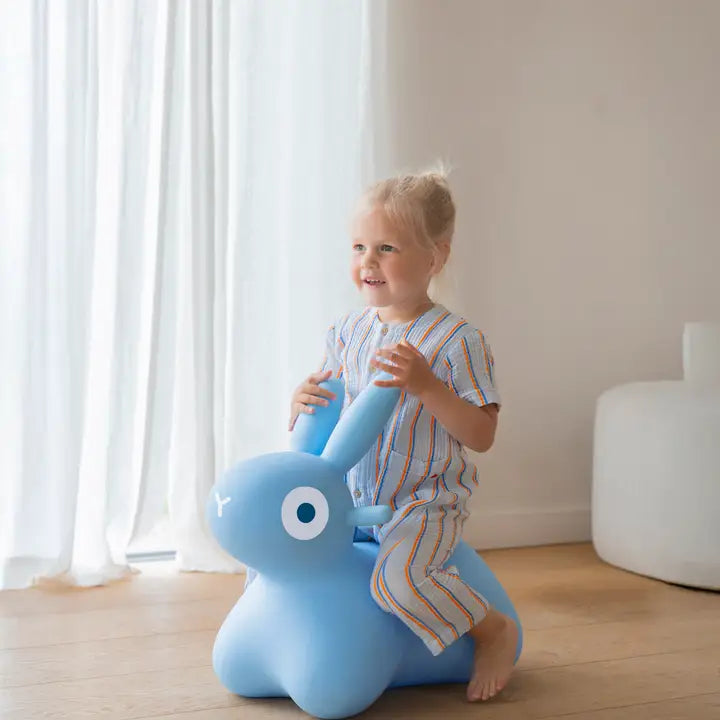 Quut Hoppi Bunny - A Bouncy Friend in Bunny Blue