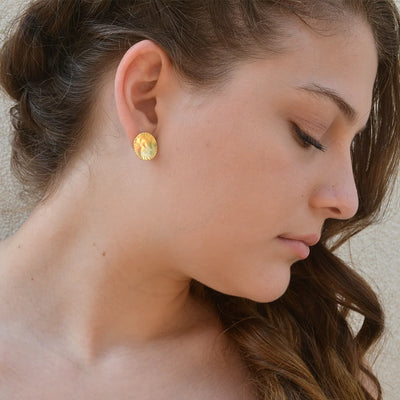 Circle Hammered Studs