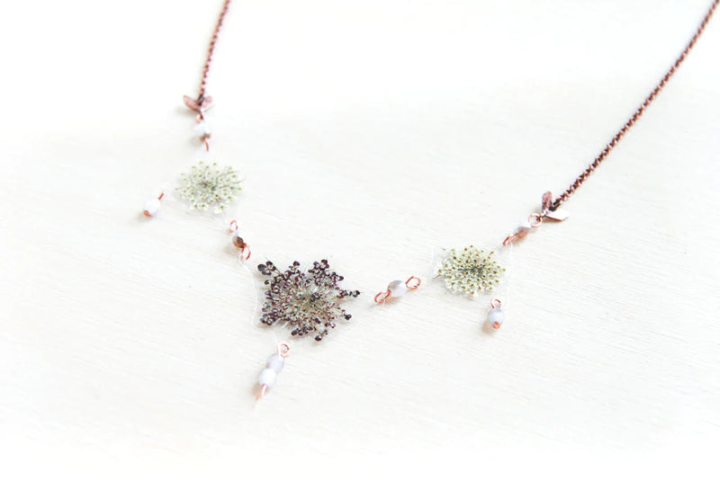 White & Purple Queen Anne’s Lace Flower Beaded Necklace