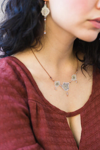 White & Purple Queen Anne’s Lace Flower Beaded Necklace