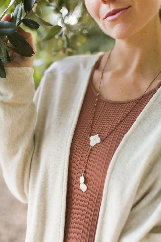 White Hydrangea Flower Lariat Necklace with Blue Beads