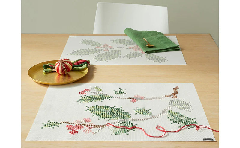 Holly Rectangle Placemats Kit