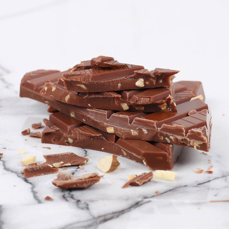 Le Chocolat Des Français: Milk chocolate & almond flakes