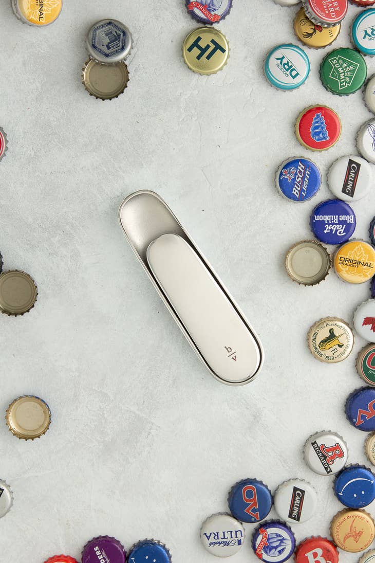 Belle-V, Bottle Opener